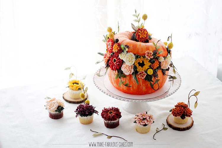 Harvest Buttercream Flowers
Pumpkin Cake with cupcakes