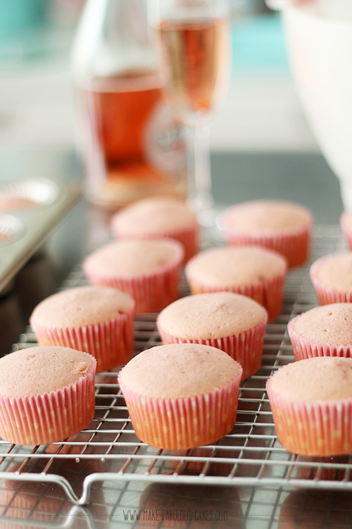Rosé Champagne cupcakes Recipe