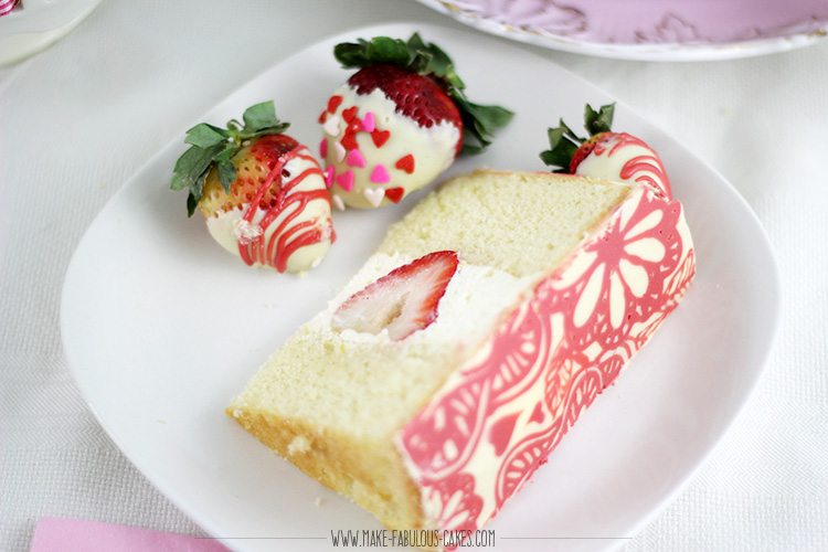 Strawberry Mascarpone Cream Cake