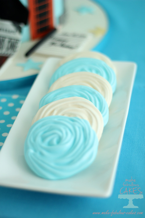 Blue meringue