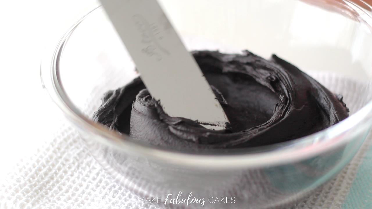 black cocoa frosting cupcake