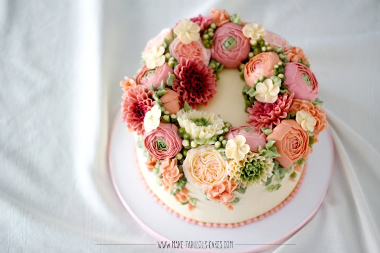 buttercream flowers wreath cake