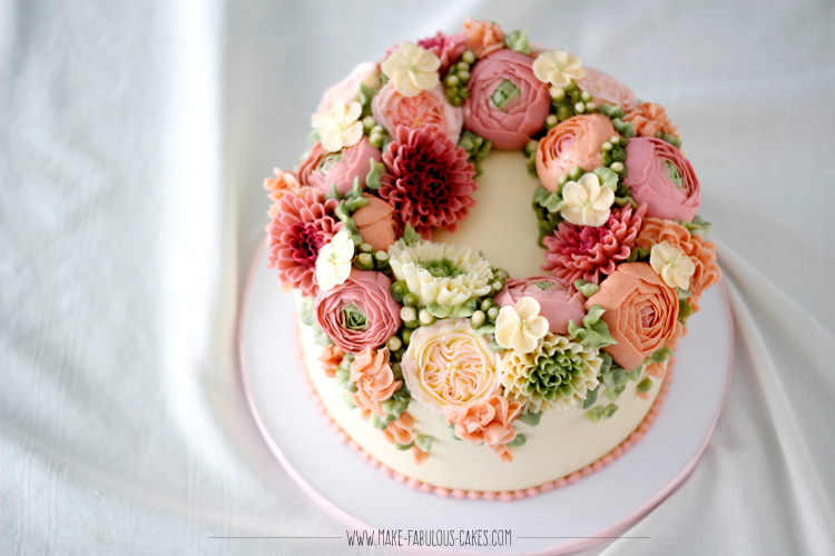 buttercream flowers wreath cake