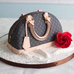 ❤ Louis Vuitton Cake …  Fashion cakes, Louis vuitton cake, Handbag cakes