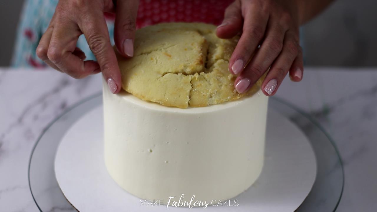 making top of hatbox cake