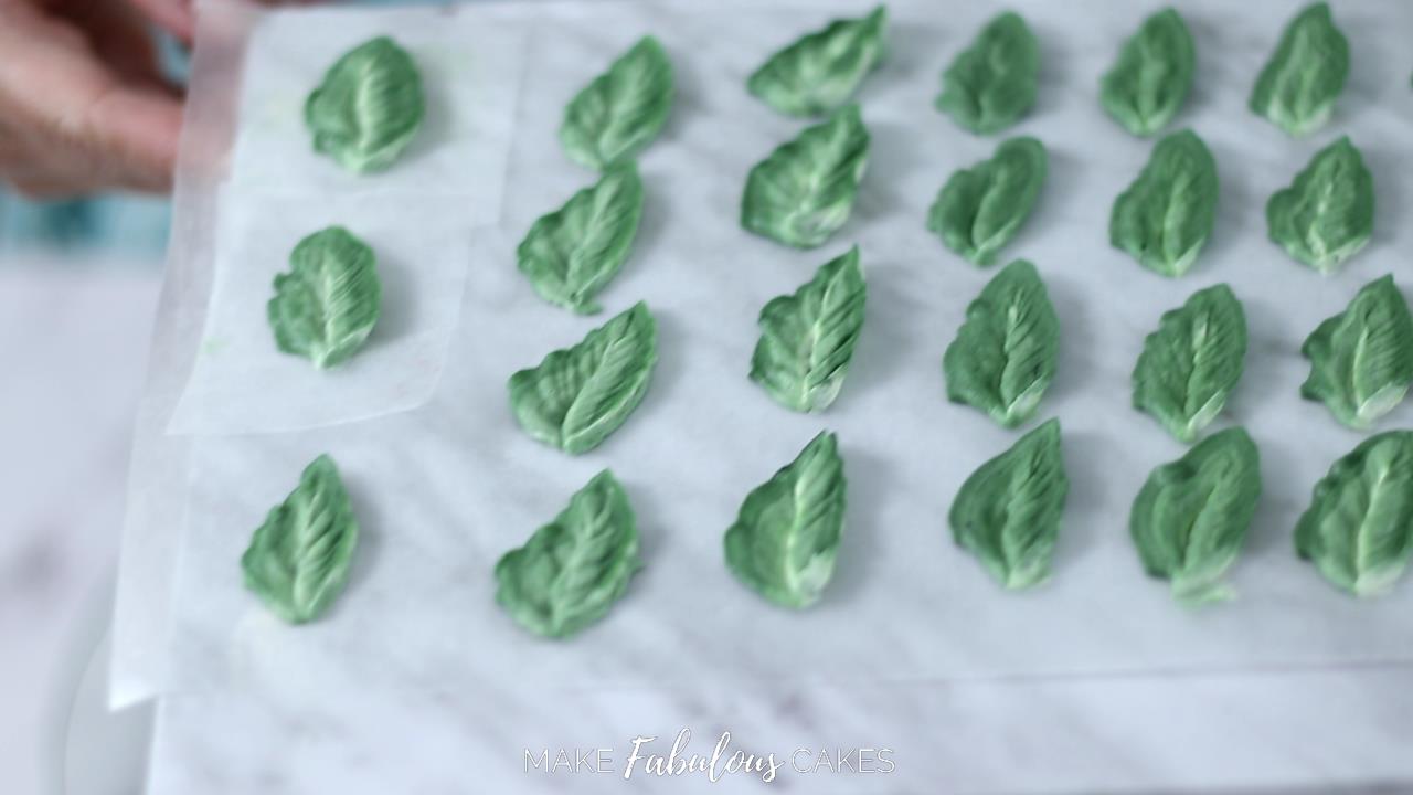 freeze buttercream leaves