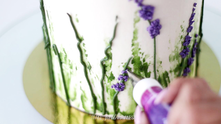 How to Pipe Buttercream Lavender Flowers