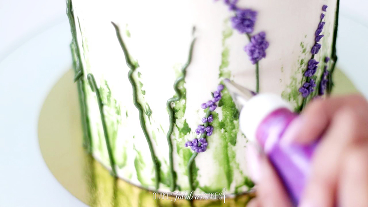 How to Pipe Buttercream Lavender Flowers