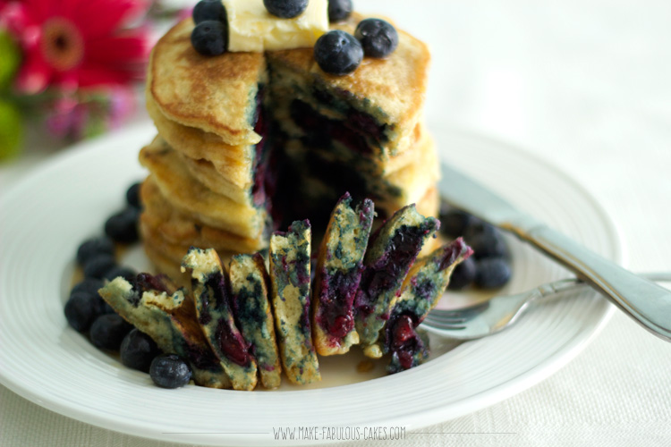 fluffy blueberry pancakes