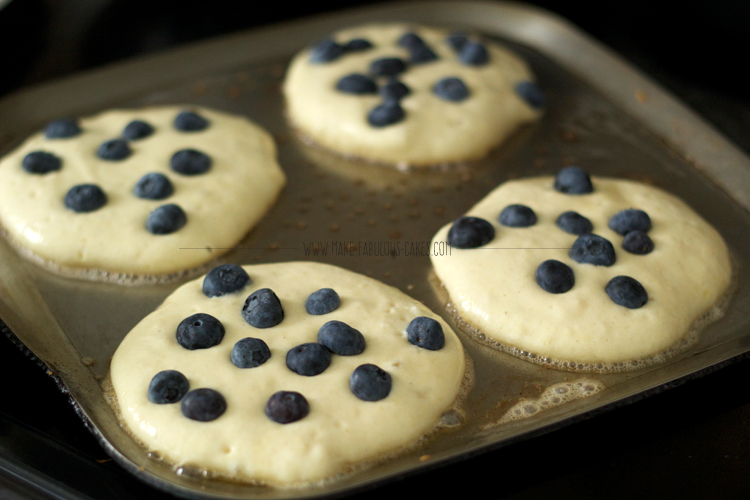 fluffy blueberry pancakes