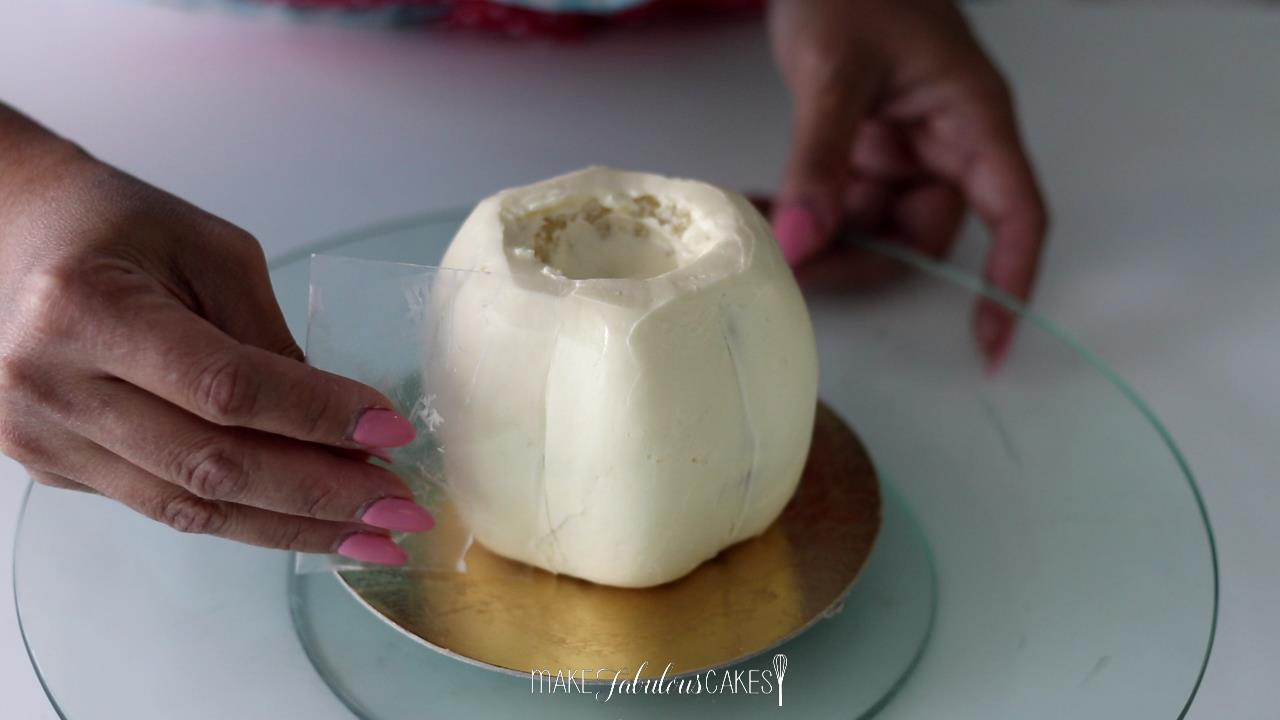 mini white pumpkin cake