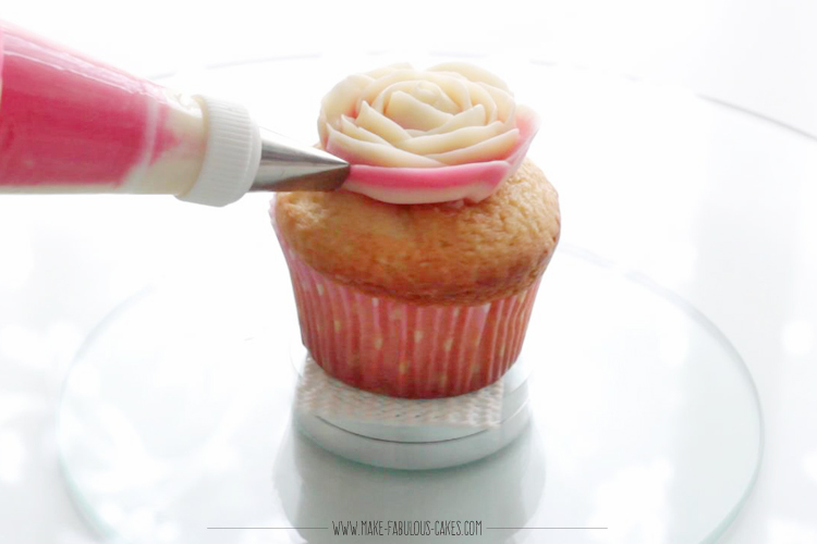 Piping a buttercream rose cupcake