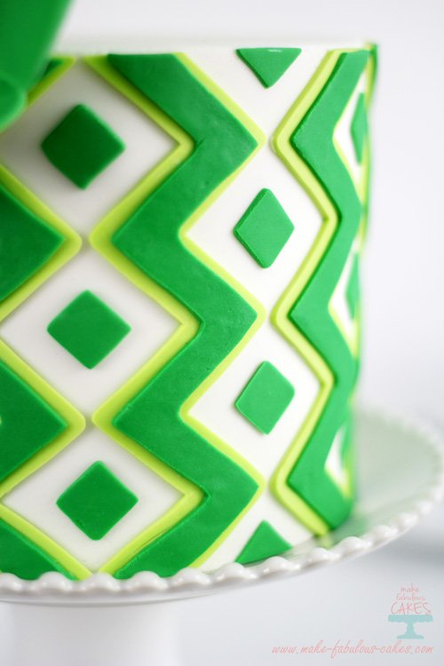 Chevron and Diamonds cake pattern 