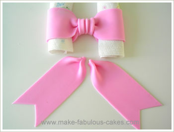How to use a Ribbon Cutter Fondant Bow Tutorial using a Ribbon Cutter 