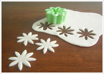 gum paste daisy cutter