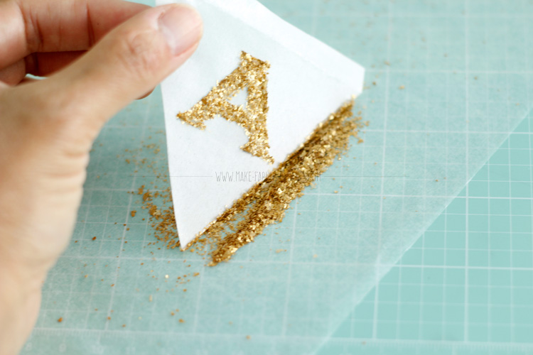 wafer paper bunting tutorial